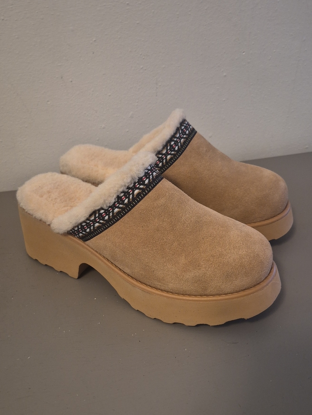 NWOB BearPaw Platform Clogs